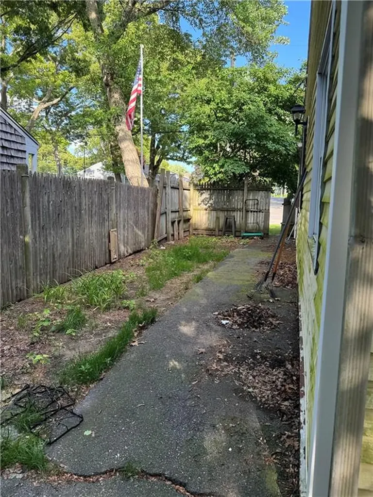 139 Lancaster Avenue Warwick RI 02886