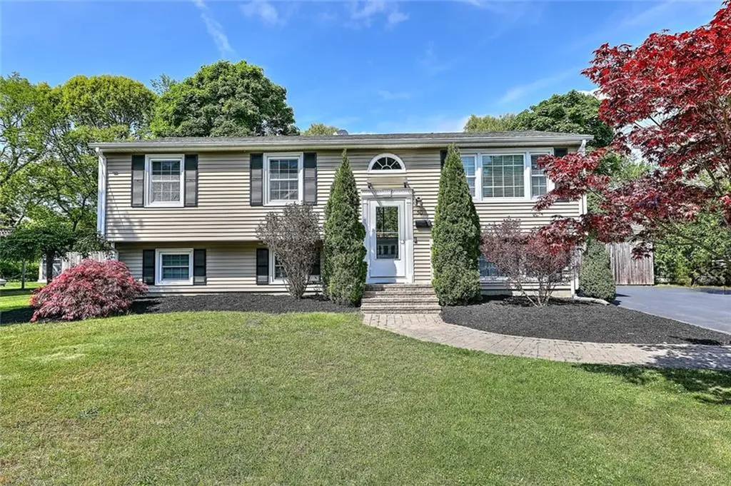 50 Larochelle Avenue Warwick RI 02889