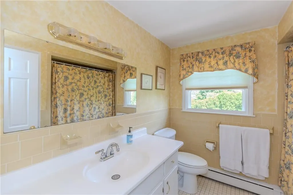 23 Kennedy Boulevard Lincoln RI 02865