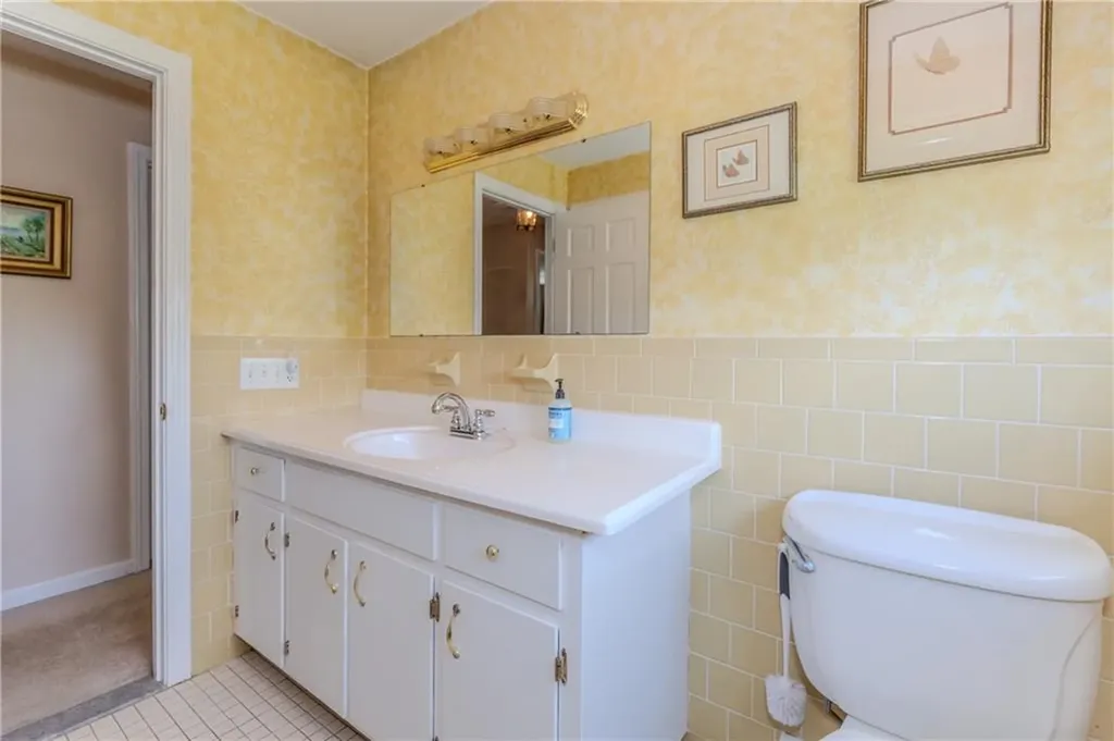 23 Kennedy Boulevard Lincoln RI 02865