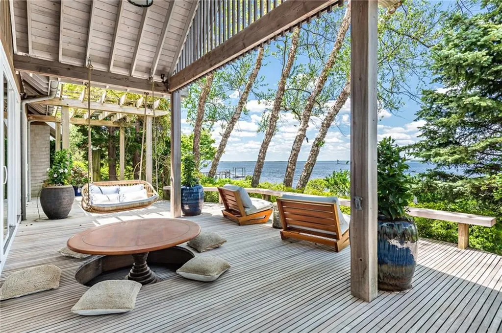 79 Shore Road Bristol RI 02809