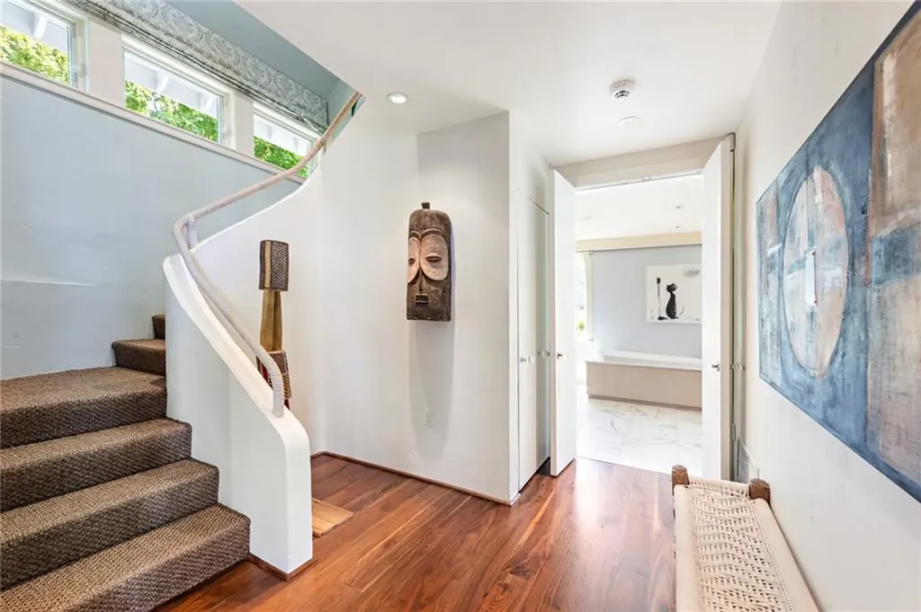 79 Shore Road Bristol RI 02809