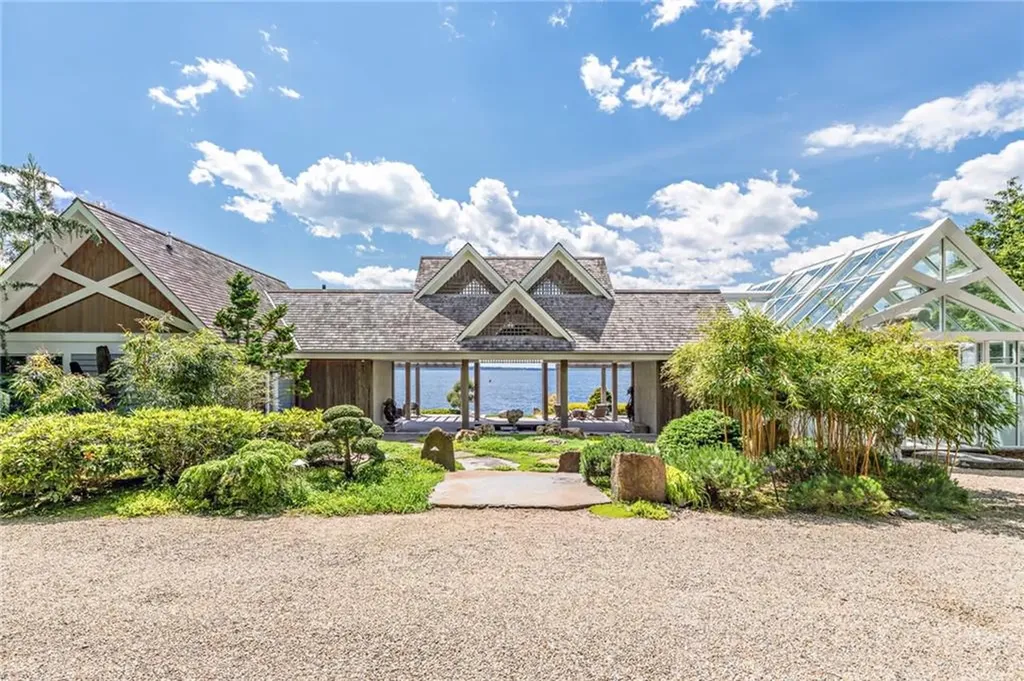 79 Shore Road Bristol RI 02809