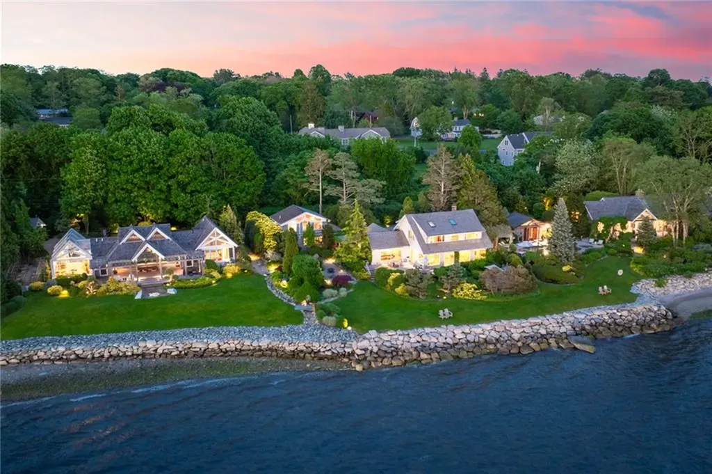 79 Shore Road Bristol RI 02809