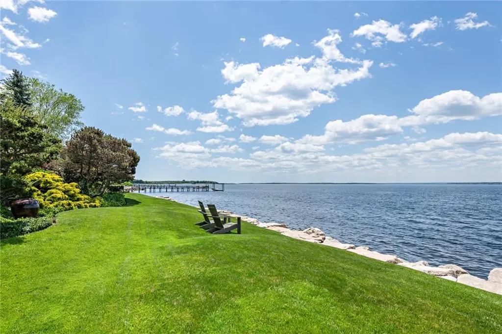79 Shore Road Bristol RI 02809