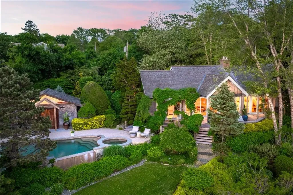 79 Shore Road Bristol RI 02809