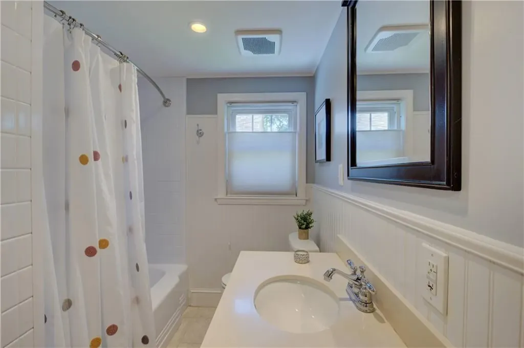 14 Richmond Avenue Barrington RI 02806