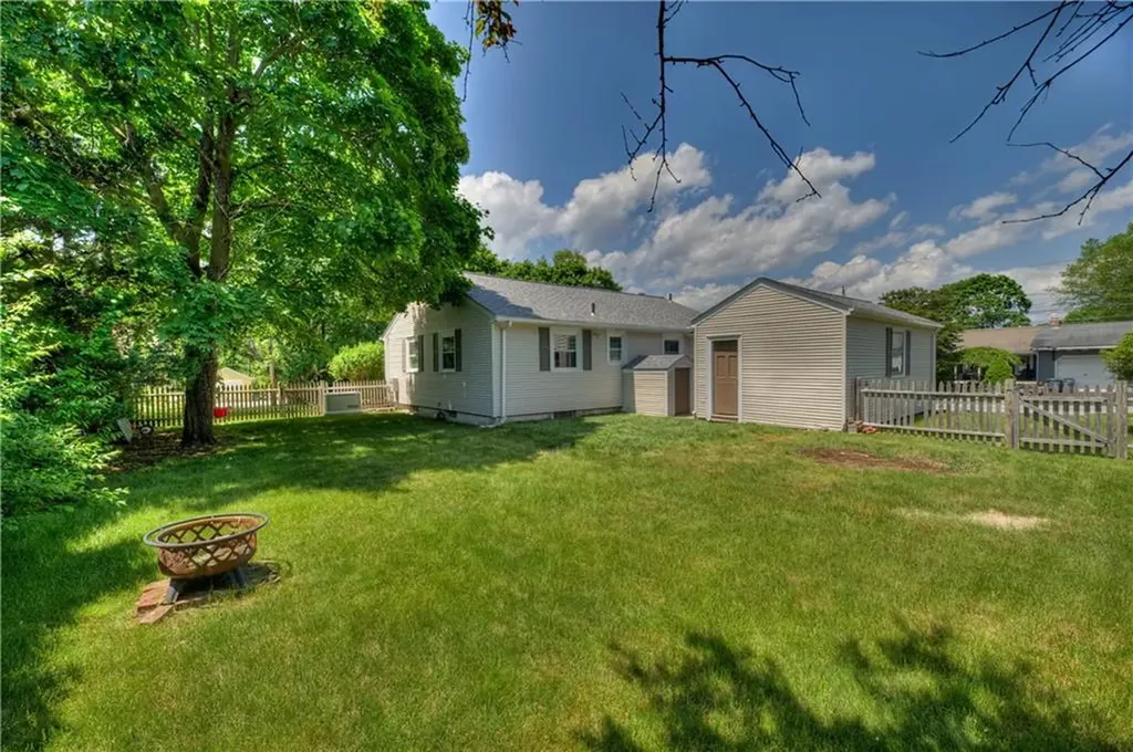 14 Richmond Avenue Barrington RI 02806