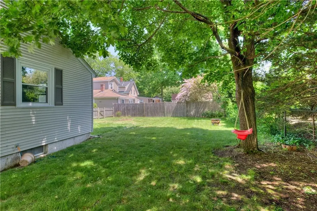 14 Richmond Avenue Barrington RI 02806