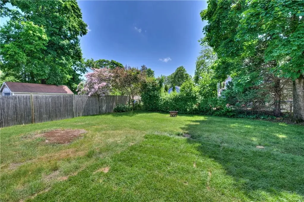 14 Richmond Avenue Barrington RI 02806