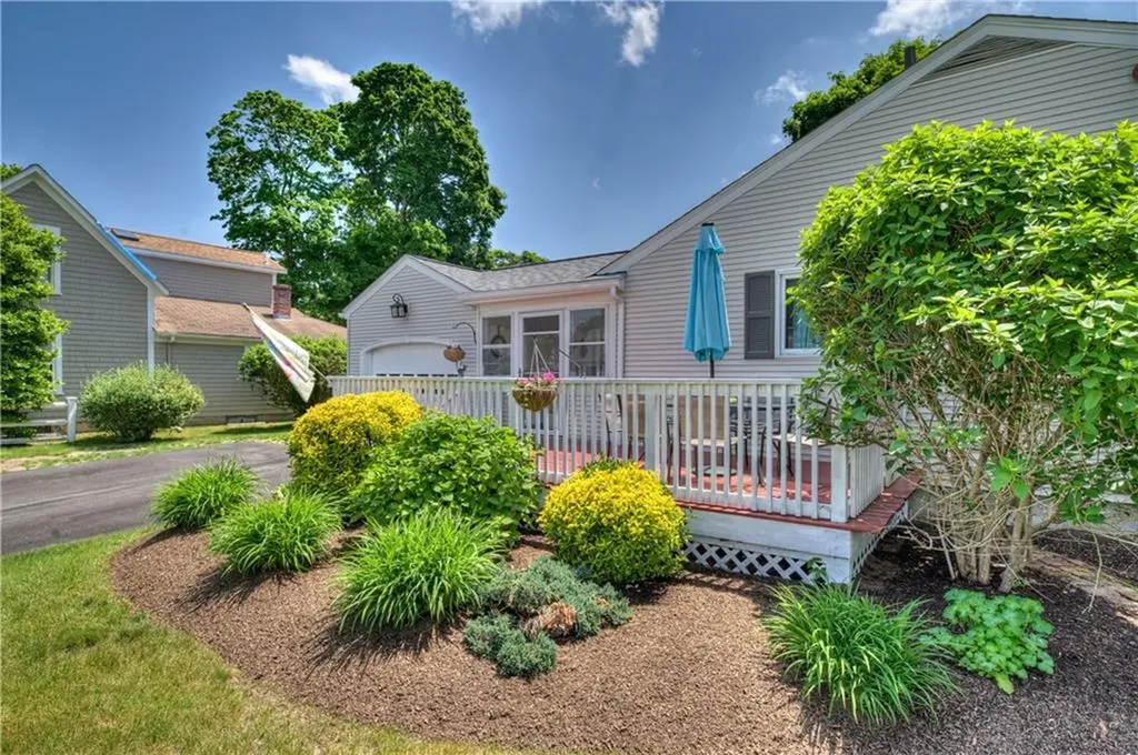14 Richmond Avenue Barrington RI 02806