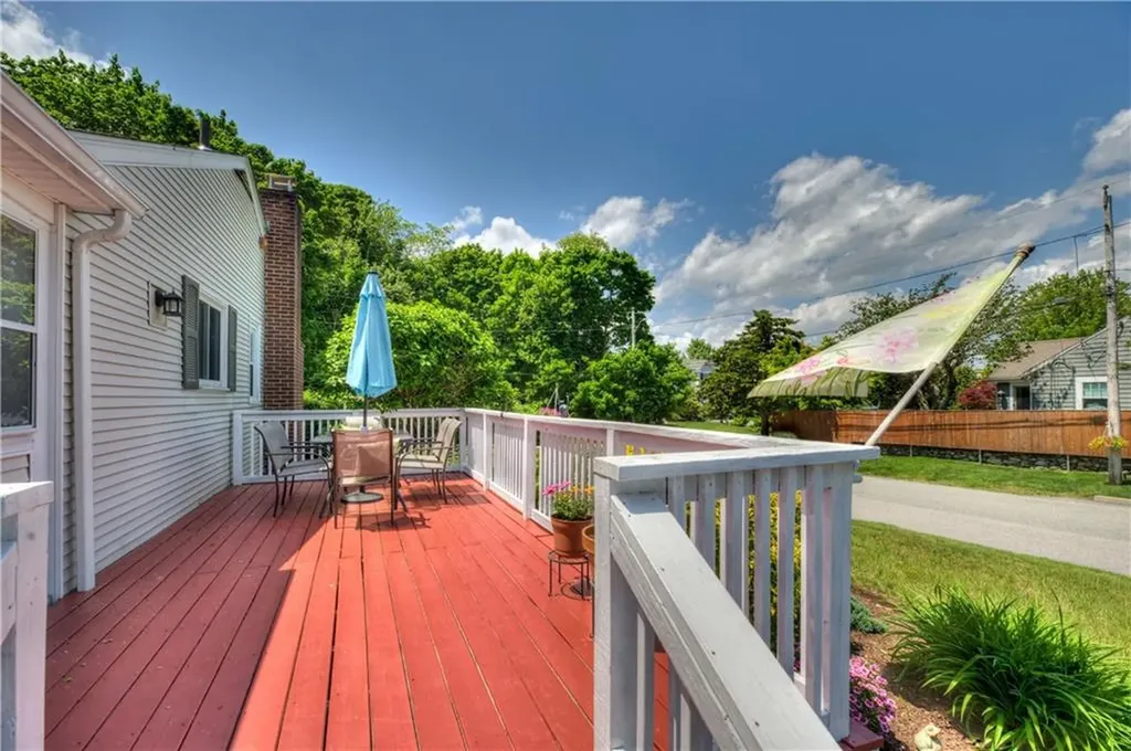 14 Richmond Avenue Barrington RI 02806