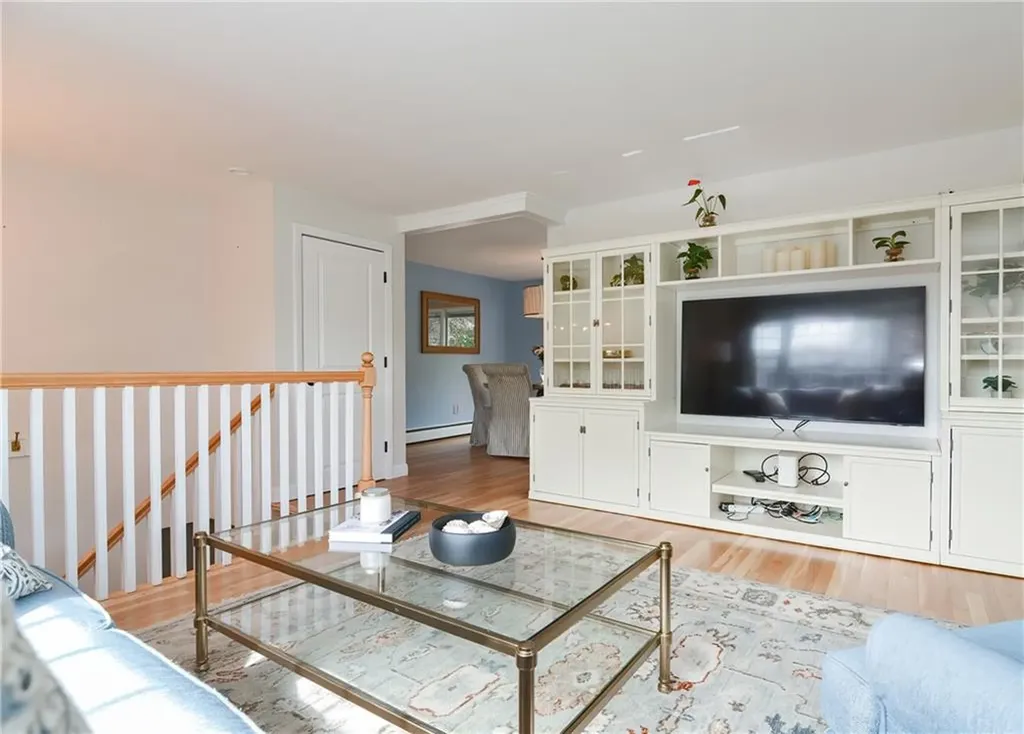 15 Dorothy Avenue Portsmouth RI 02871