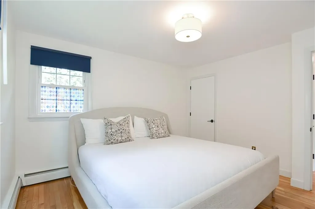 15 Dorothy Avenue Portsmouth RI 02871