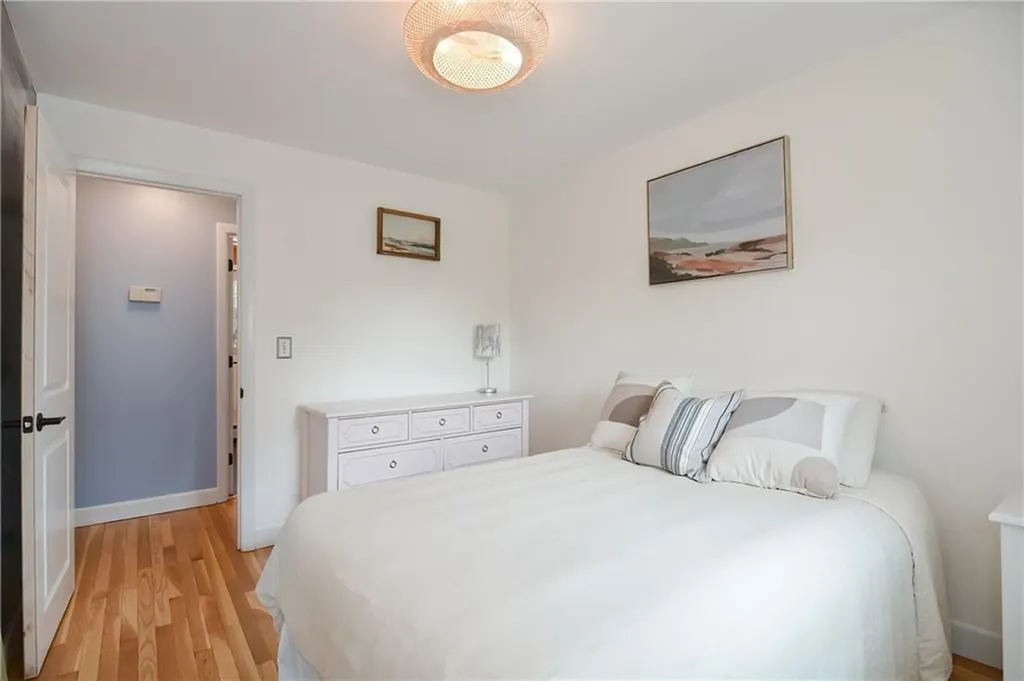 15 Dorothy Avenue Portsmouth RI 02871