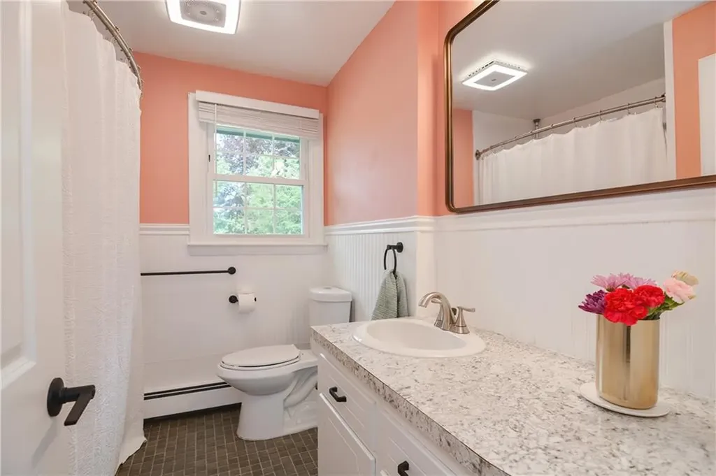 15 Dorothy Avenue Portsmouth RI 02871