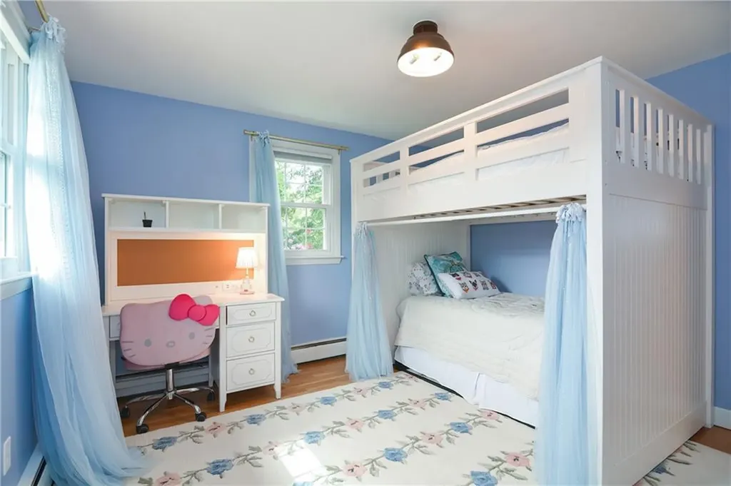 15 Dorothy Avenue Portsmouth RI 02871
