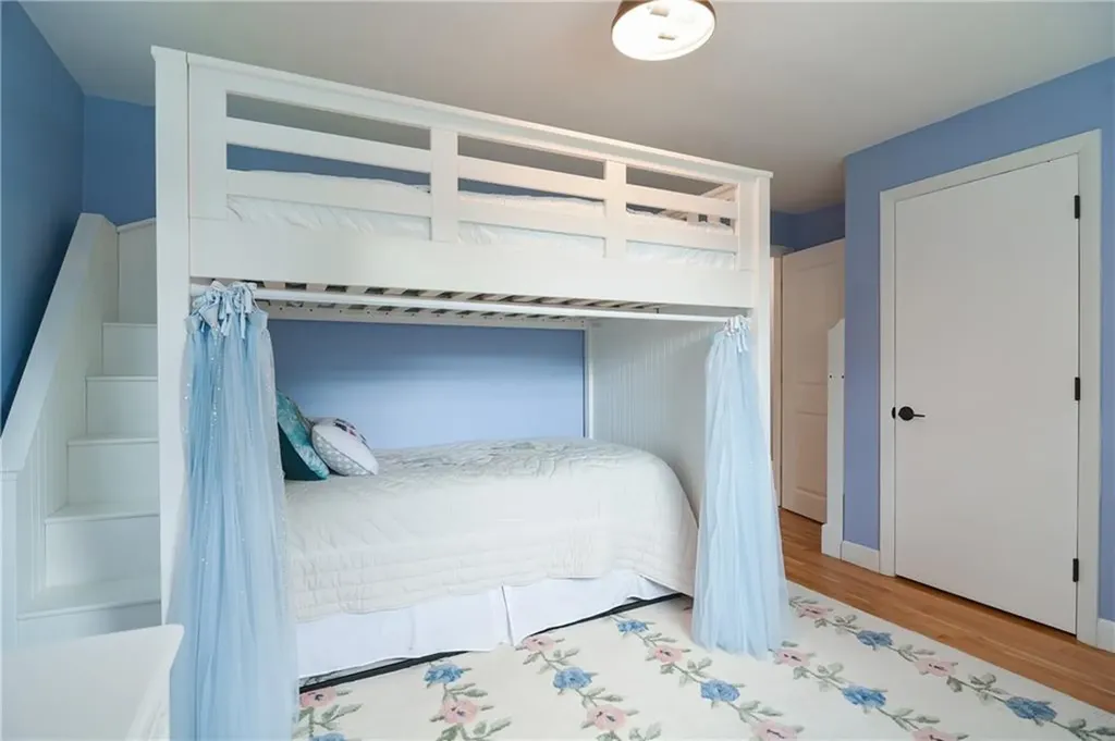 15 Dorothy Avenue Portsmouth RI 02871