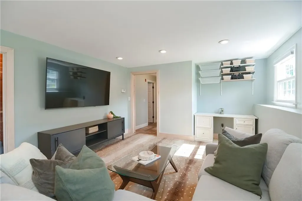 15 Dorothy Avenue Portsmouth RI 02871