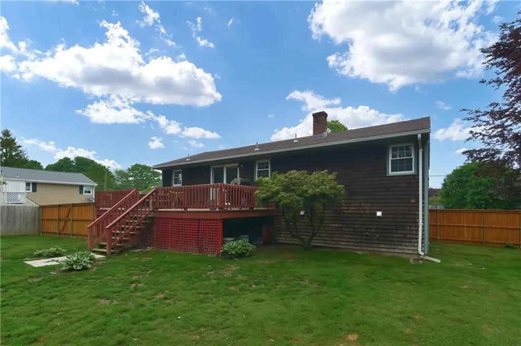 15 Dorothy Avenue Portsmouth RI 02871
