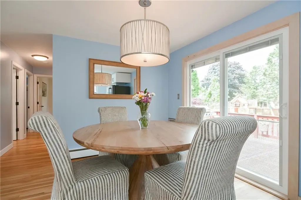 15 Dorothy Avenue Portsmouth RI 02871
