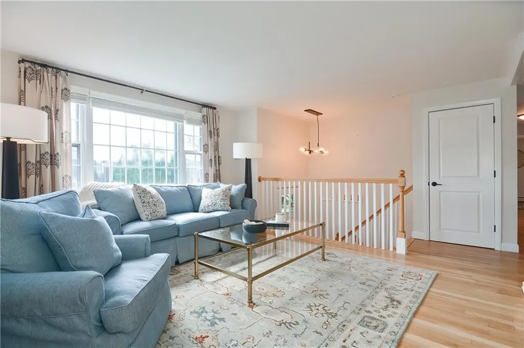 15 Dorothy Avenue Portsmouth RI 02871