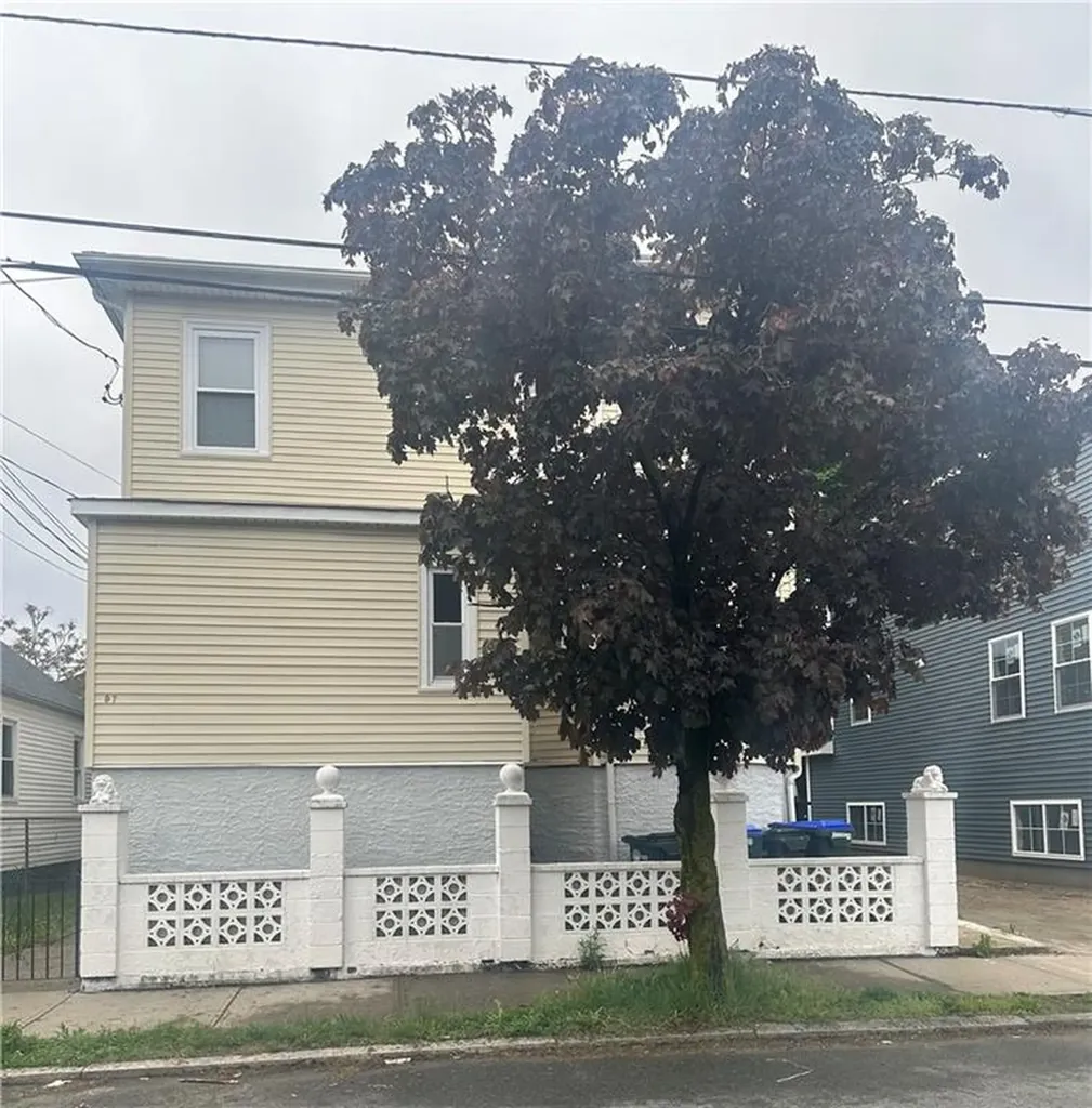 97 Yorkshire Street Providence RI 02908