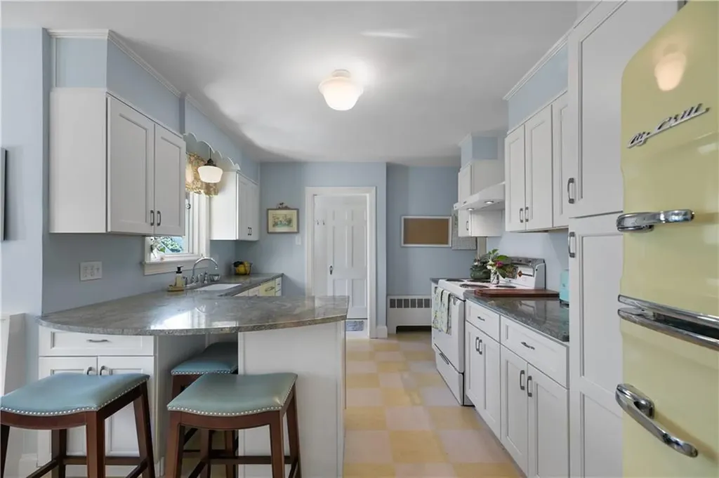 170 Gibbs Avenue Newport RI 02840