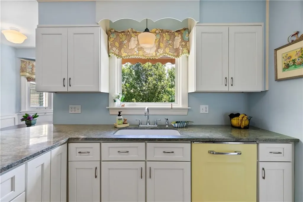 170 Gibbs Avenue Newport RI 02840