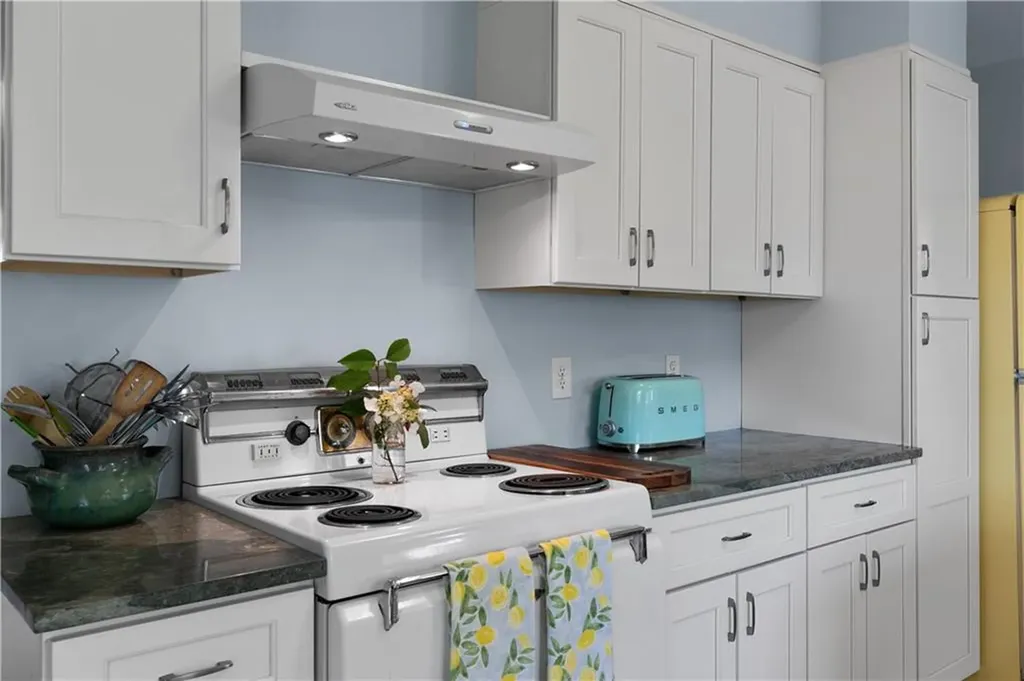 170 Gibbs Avenue Newport RI 02840
