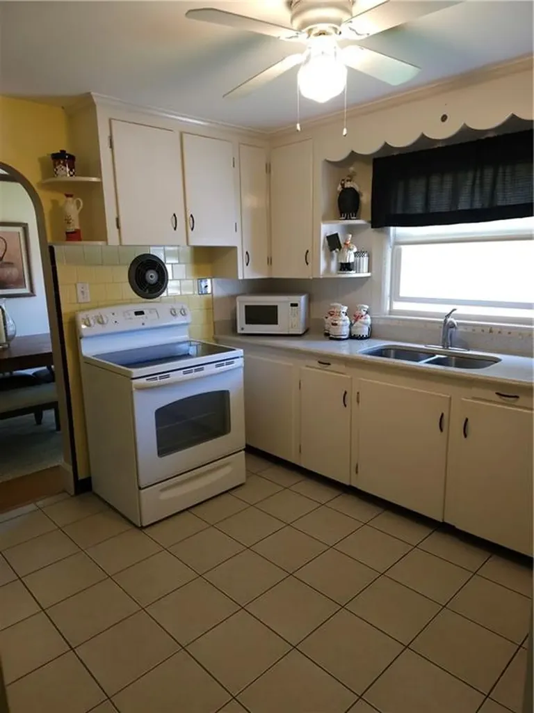 176 Columbia Avenue Pawtucket RI 02860
