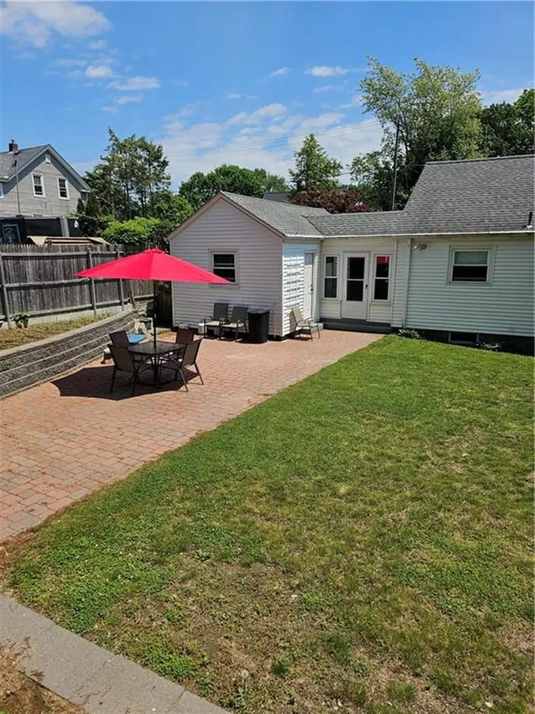 176 Columbia Avenue Pawtucket RI 02860