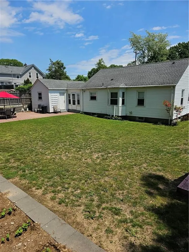 176 Columbia Avenue Pawtucket RI 02860