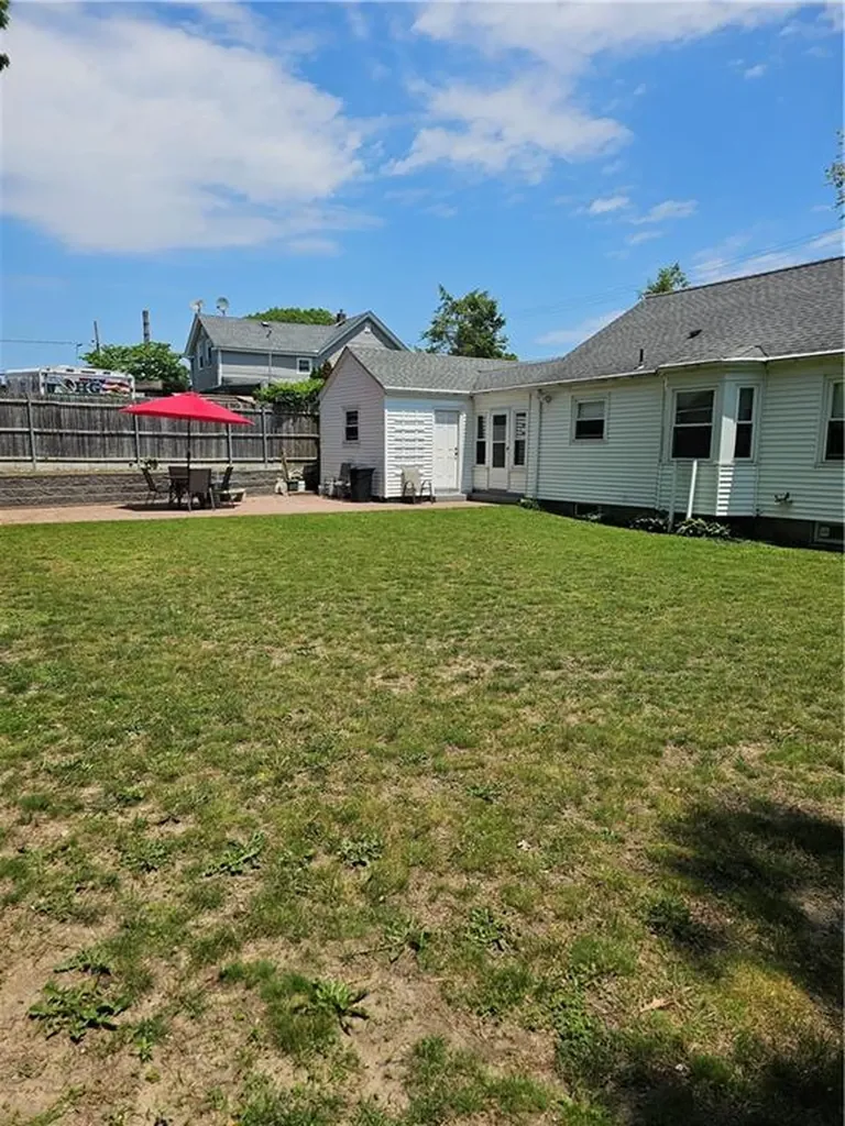 176 Columbia Avenue Pawtucket RI 02860
