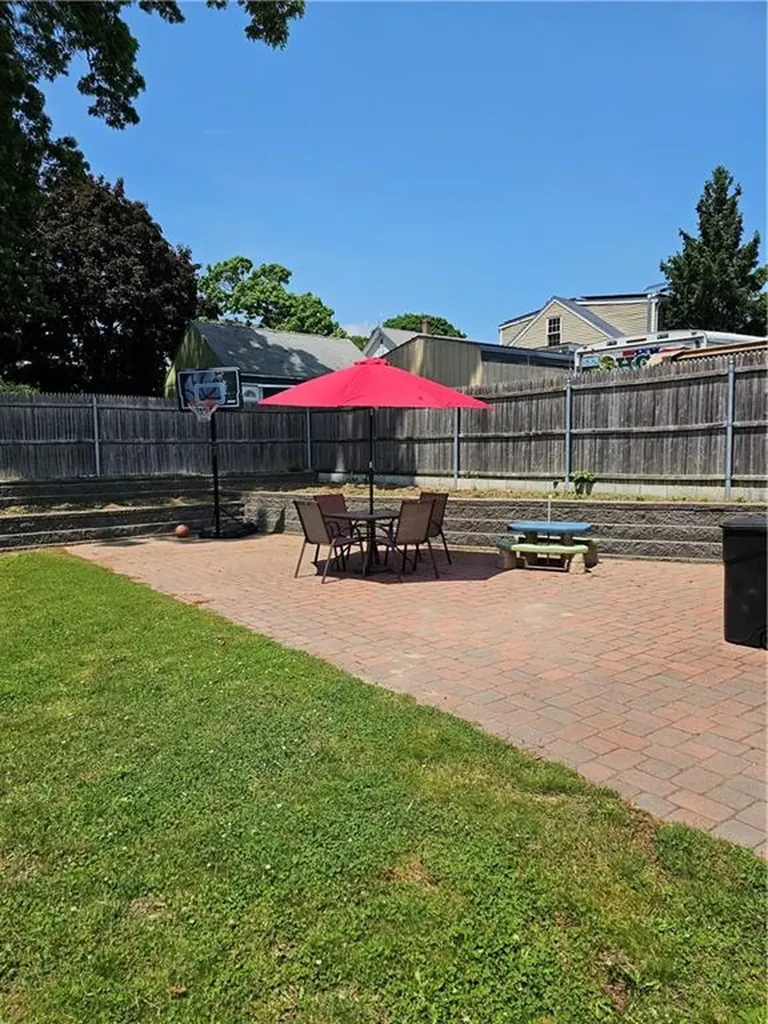 176 Columbia Avenue Pawtucket RI 02860