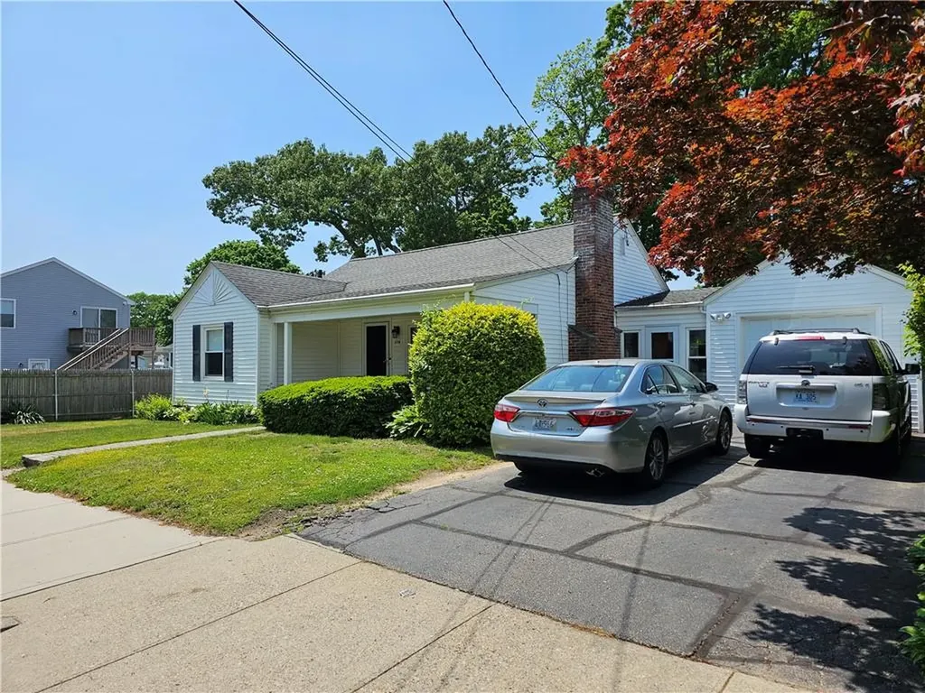 176 Columbia Avenue Pawtucket RI 02860