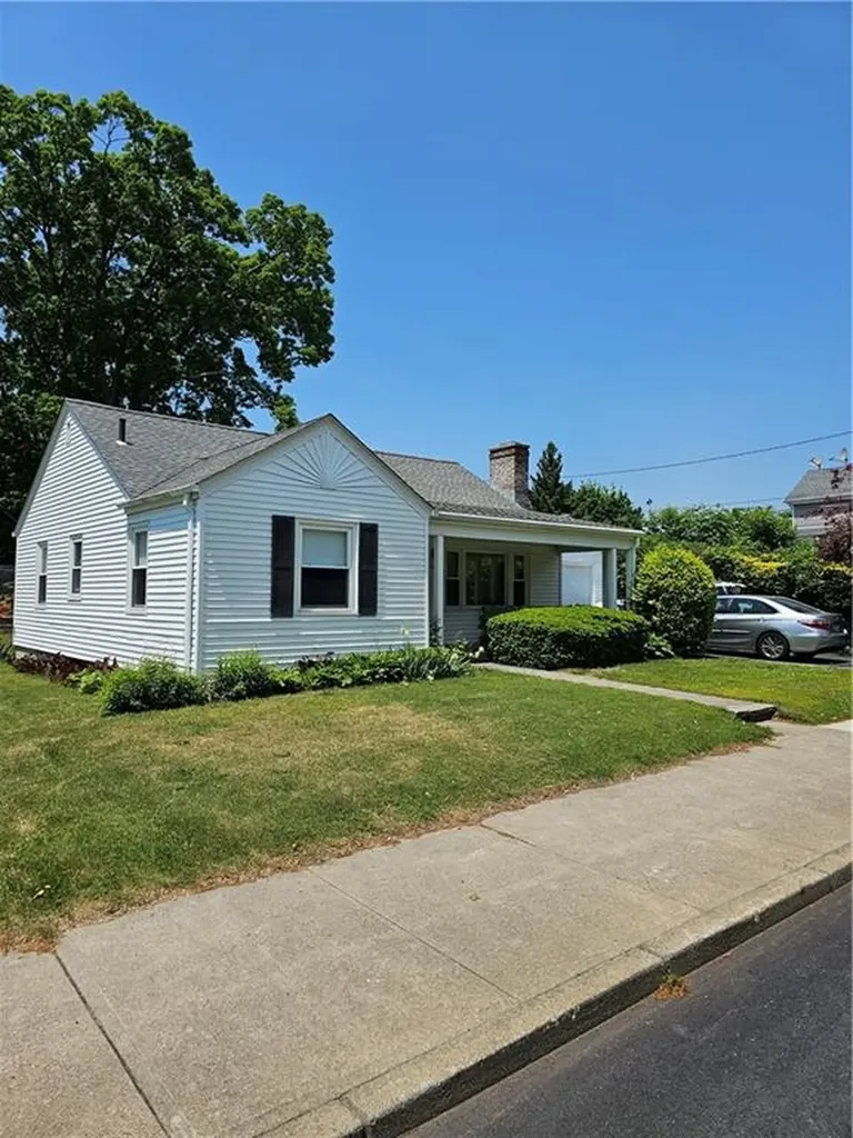 176 Columbia Avenue Pawtucket RI 02860