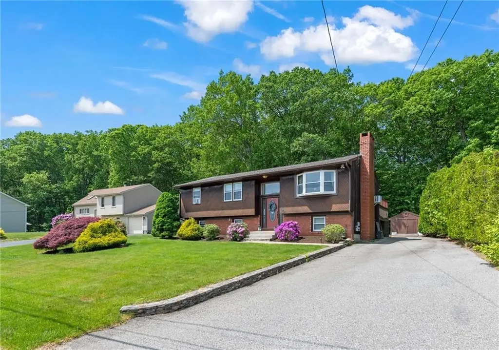 160 Mohawk Trail Cranston RI 02921