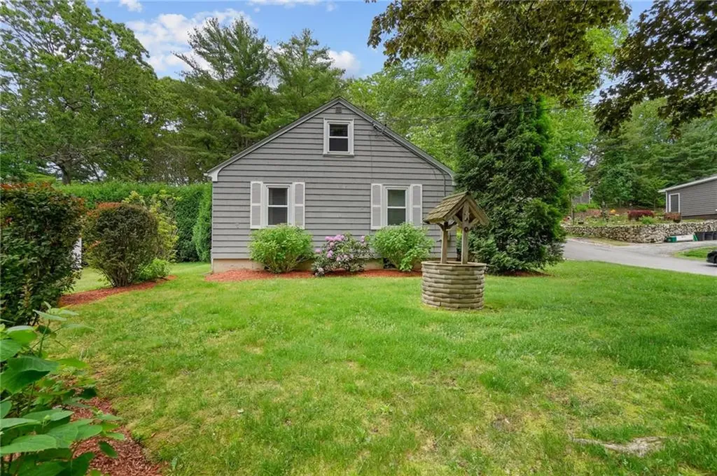6 Weaver Road Johnston RI 02919