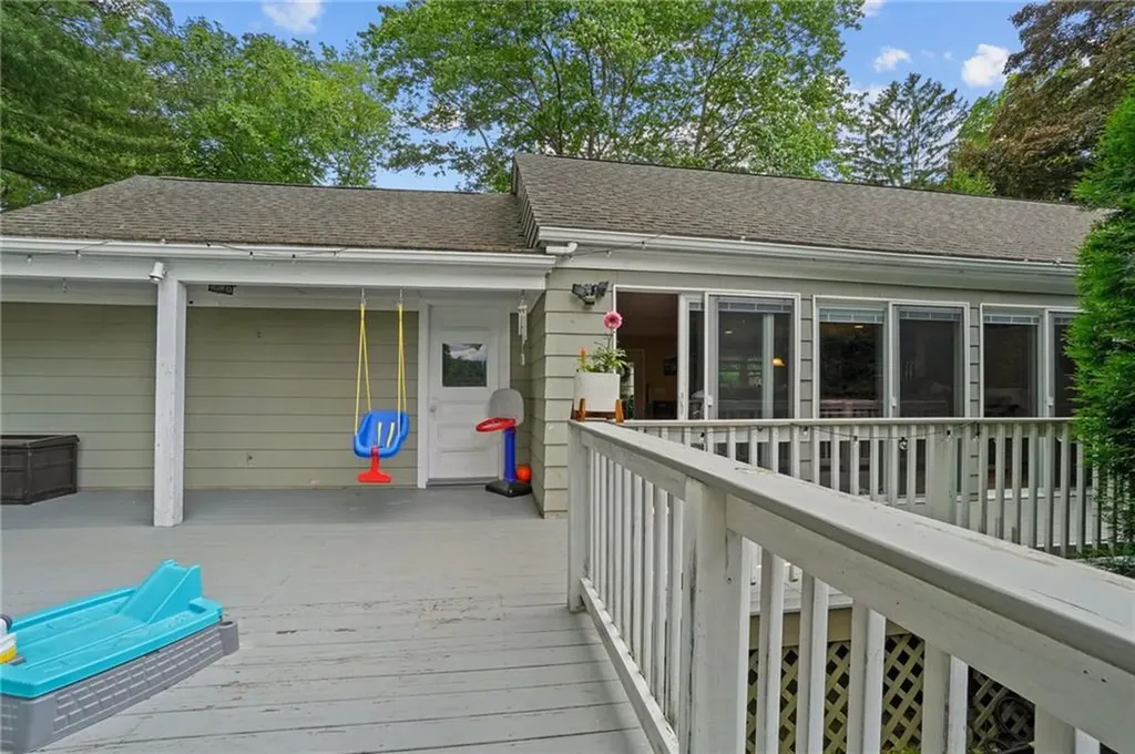 6 Weaver Road Johnston RI 02919