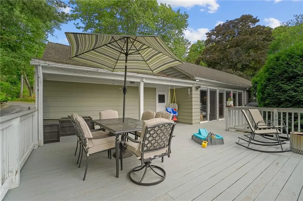 6 Weaver Road Johnston RI 02919