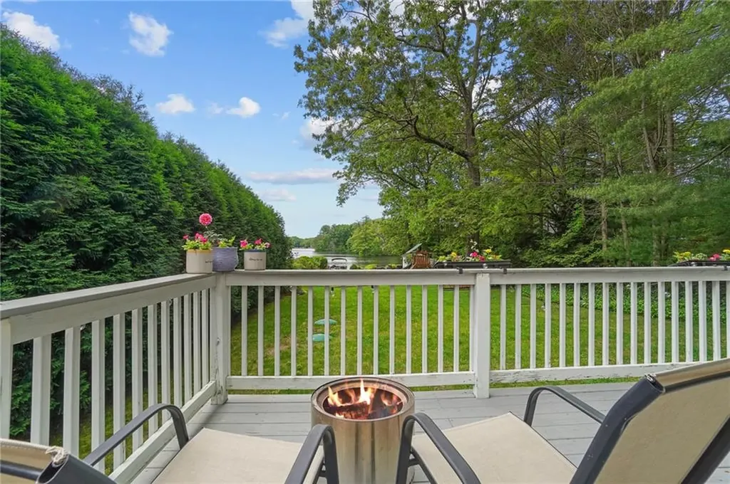 6 Weaver Road Johnston RI 02919