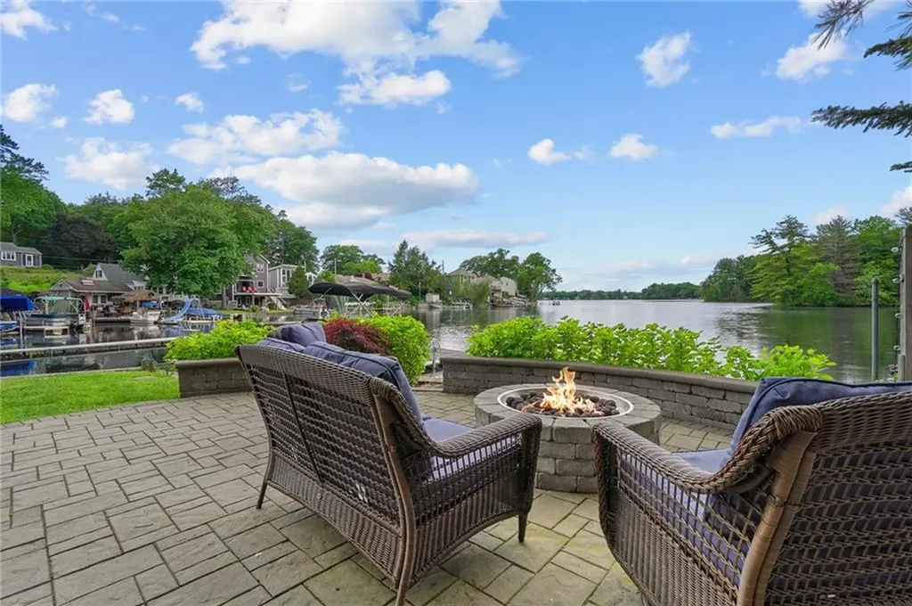 6 Weaver Road Johnston RI 02919