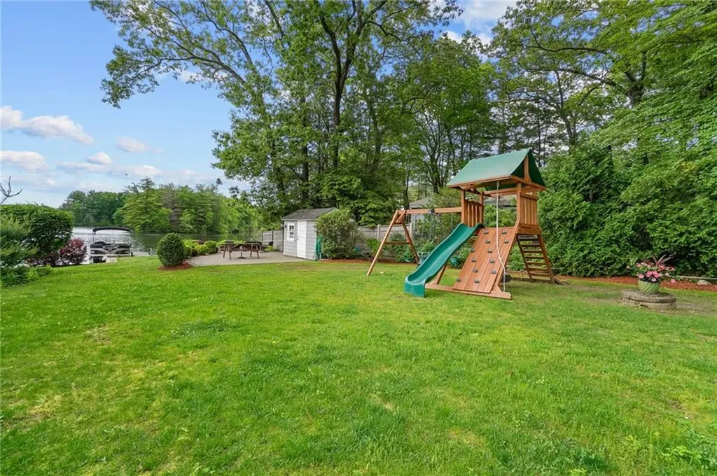 6 Weaver Road Johnston RI 02919