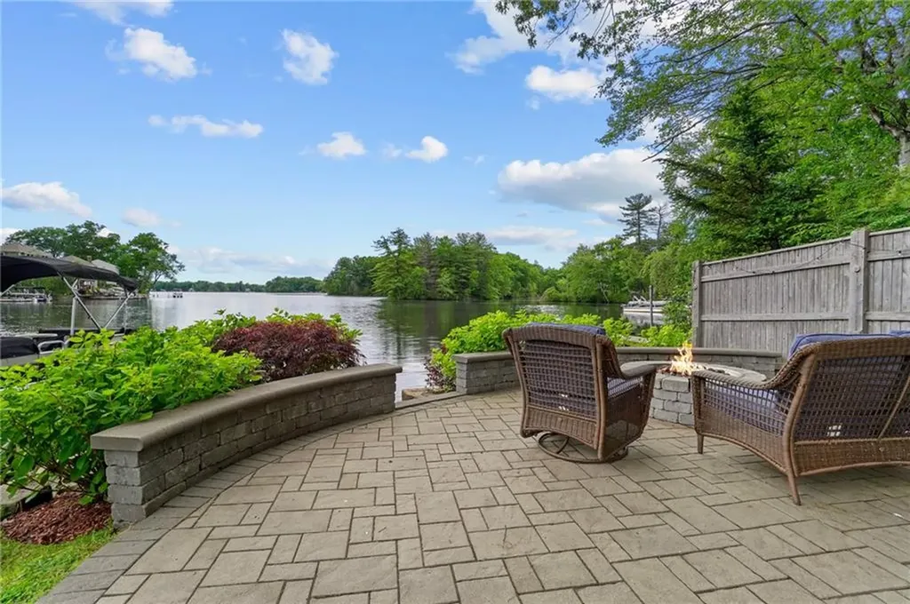 6 Weaver Road Johnston RI 02919