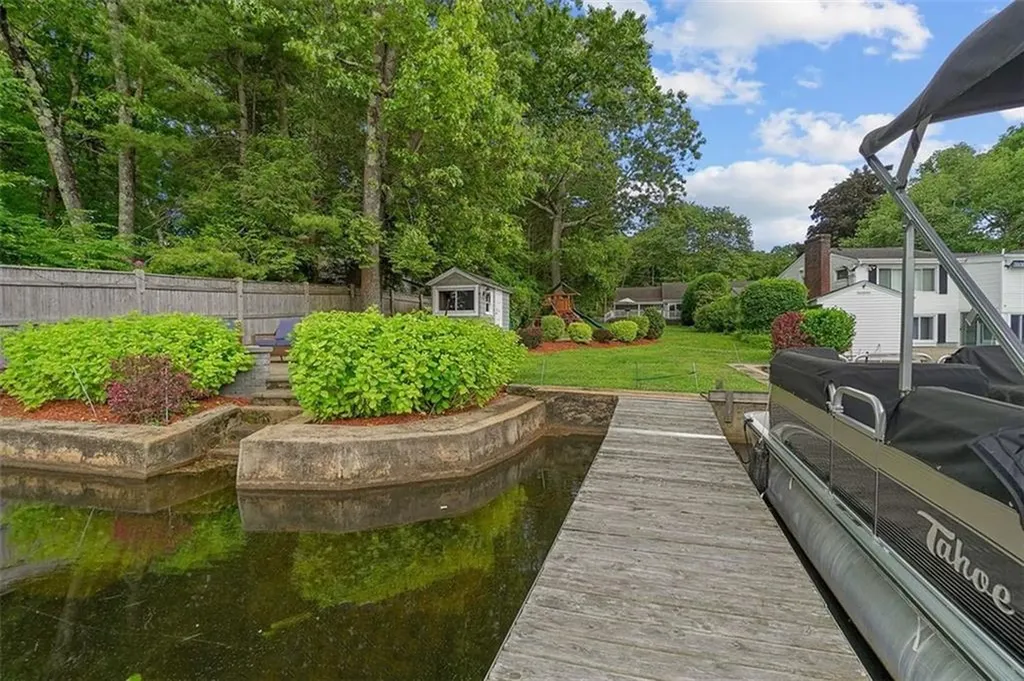 6 Weaver Road Johnston RI 02919