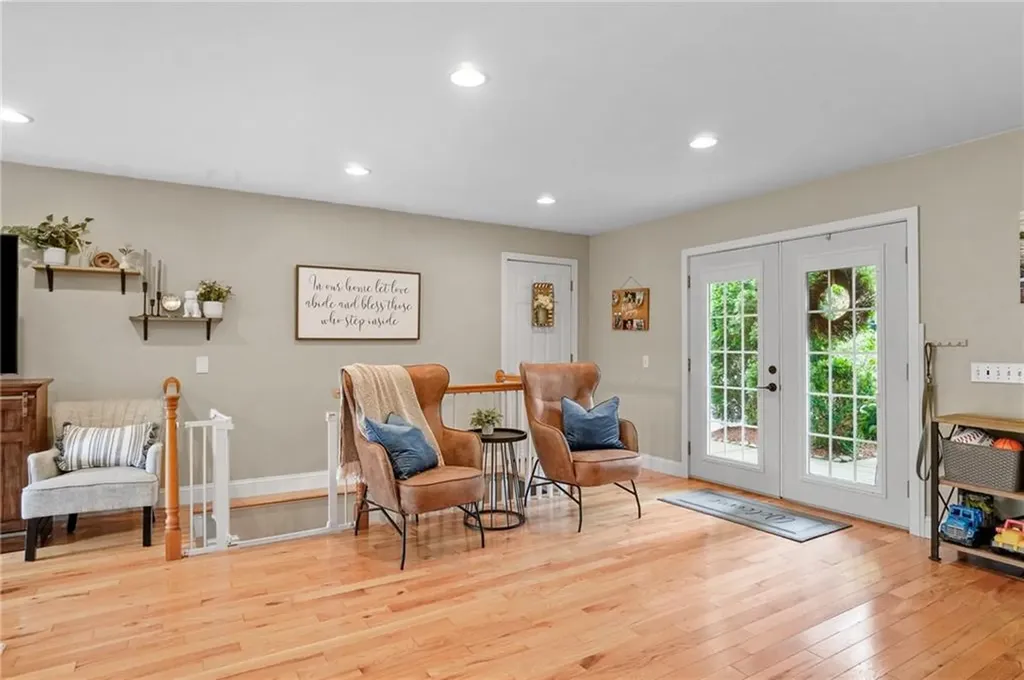 6 Weaver Road Johnston RI 02919
