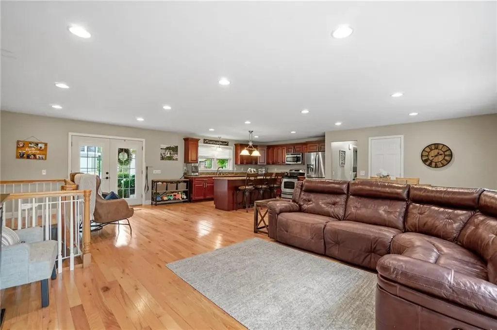 6 Weaver Road Johnston RI 02919