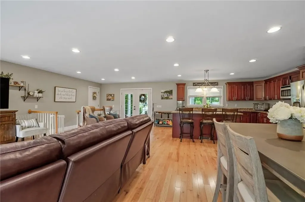 6 Weaver Road Johnston RI 02919