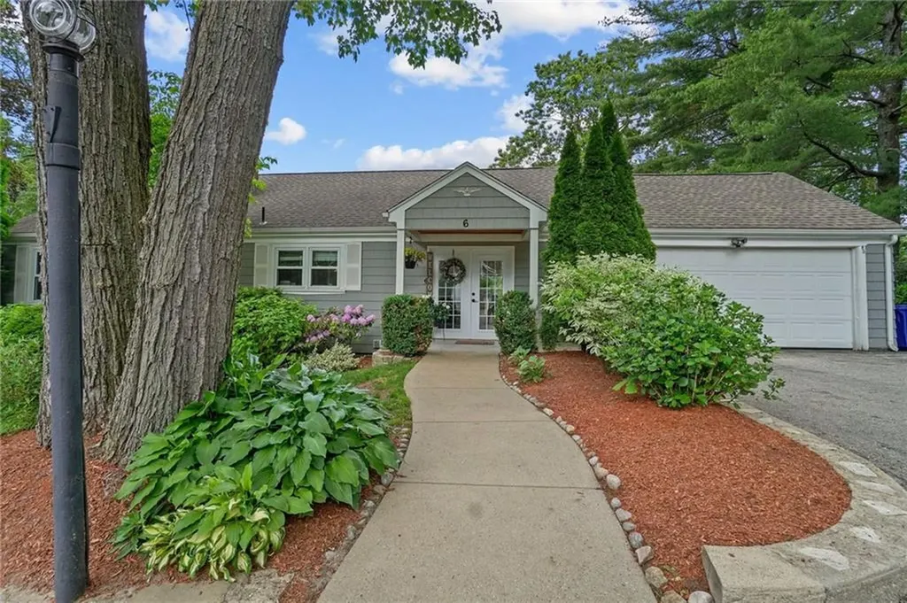 6 Weaver Road Johnston RI 02919